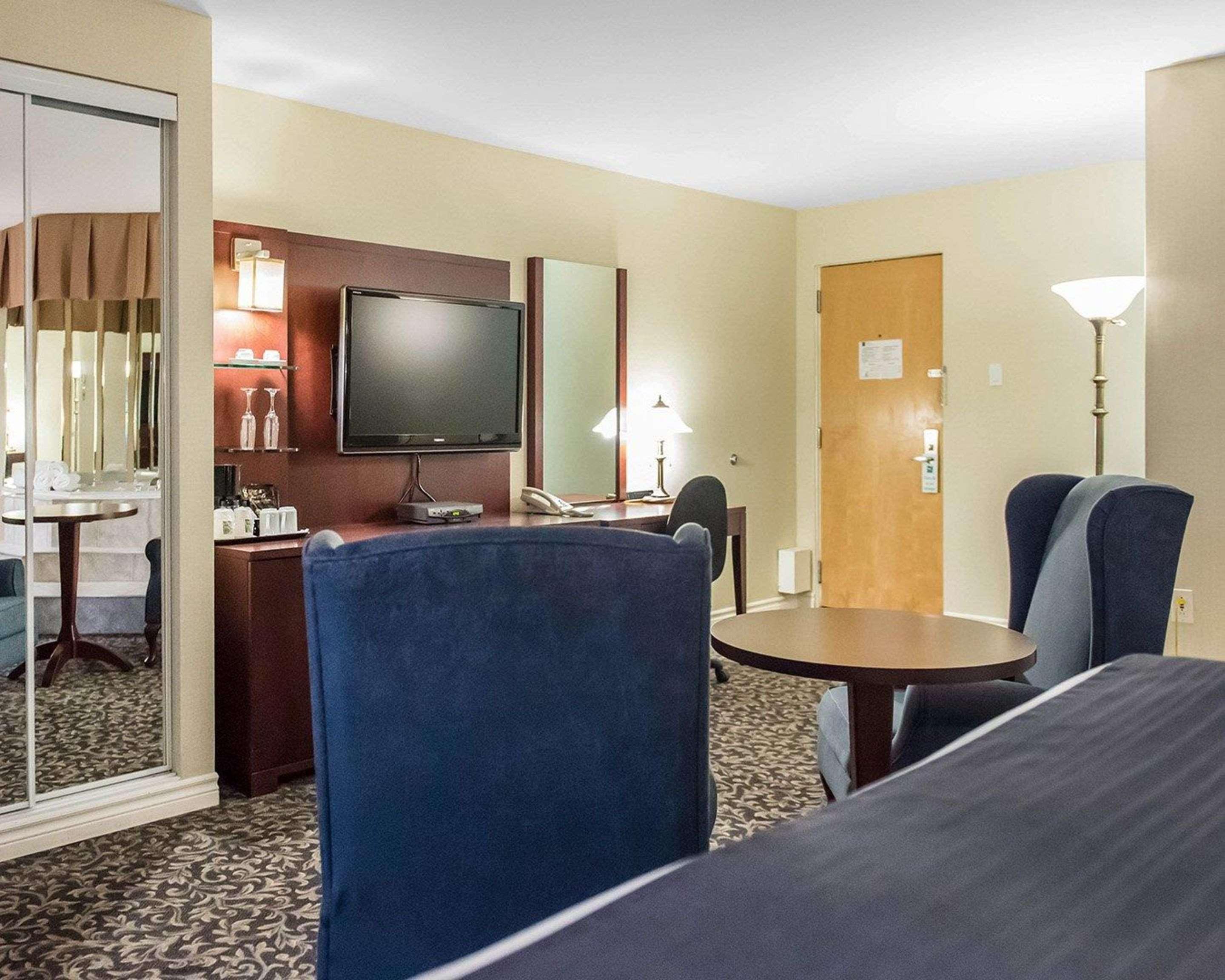 Quality Inn Mont-Laurier Exterior foto