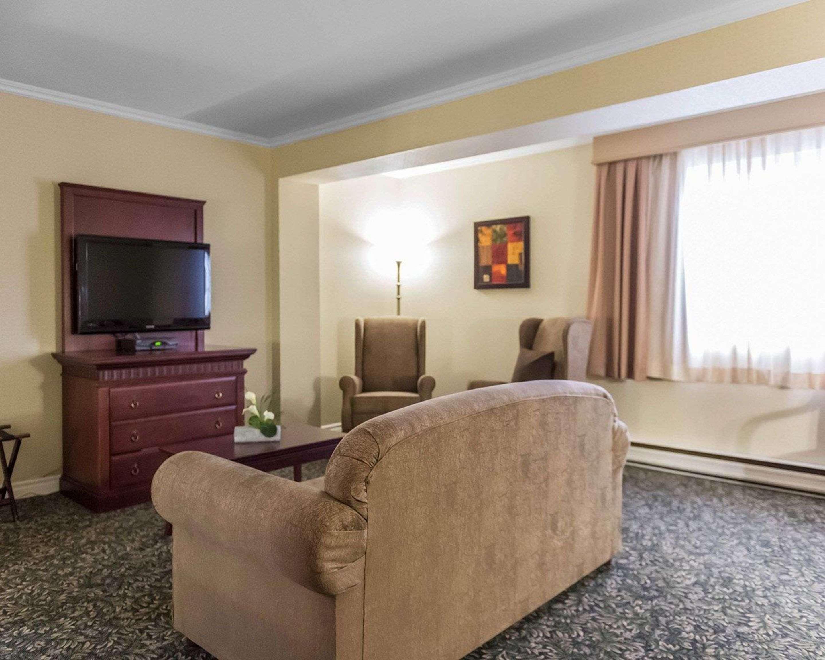 Quality Inn Mont-Laurier Exterior foto